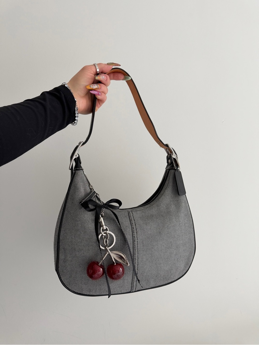 Vintage Coach Hampton Baguette Shoulder Bag - Picture 2 of 11